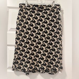 Diane Von Furstenberg geometric print knit skirt size 8 ￼